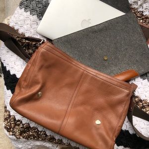 Classic COACH Leather Messenger Bag